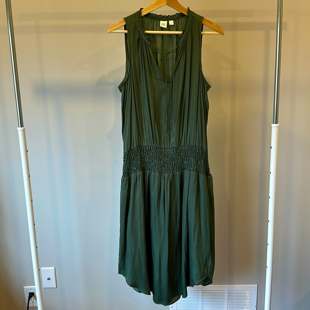 Gap army green sleeveless chiffon dress